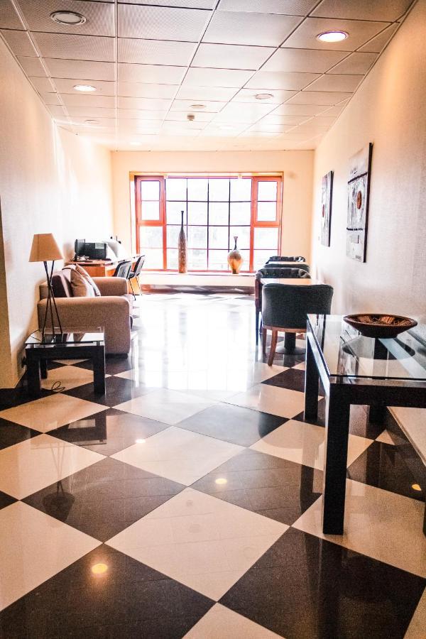 Hotel Diego De Almagro Coyhaique Eksteriør billede