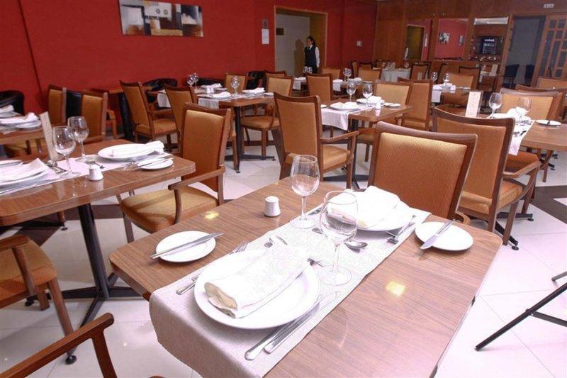 Hotel Diego De Almagro Coyhaique Eksteriør billede
