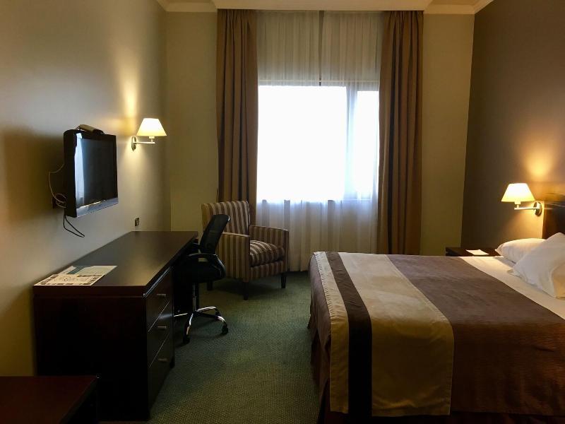 Hotel Diego De Almagro Coyhaique Eksteriør billede