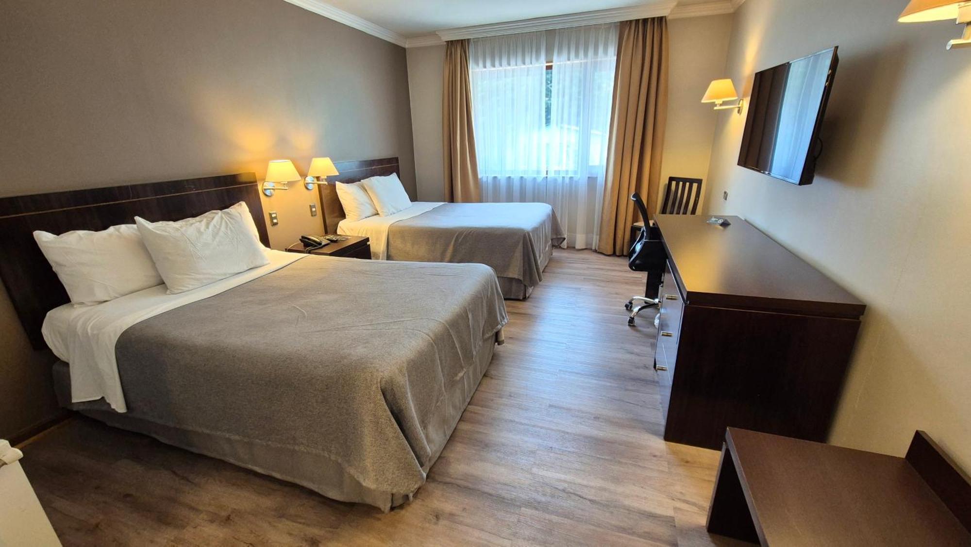 Hotel Diego De Almagro Coyhaique Eksteriør billede