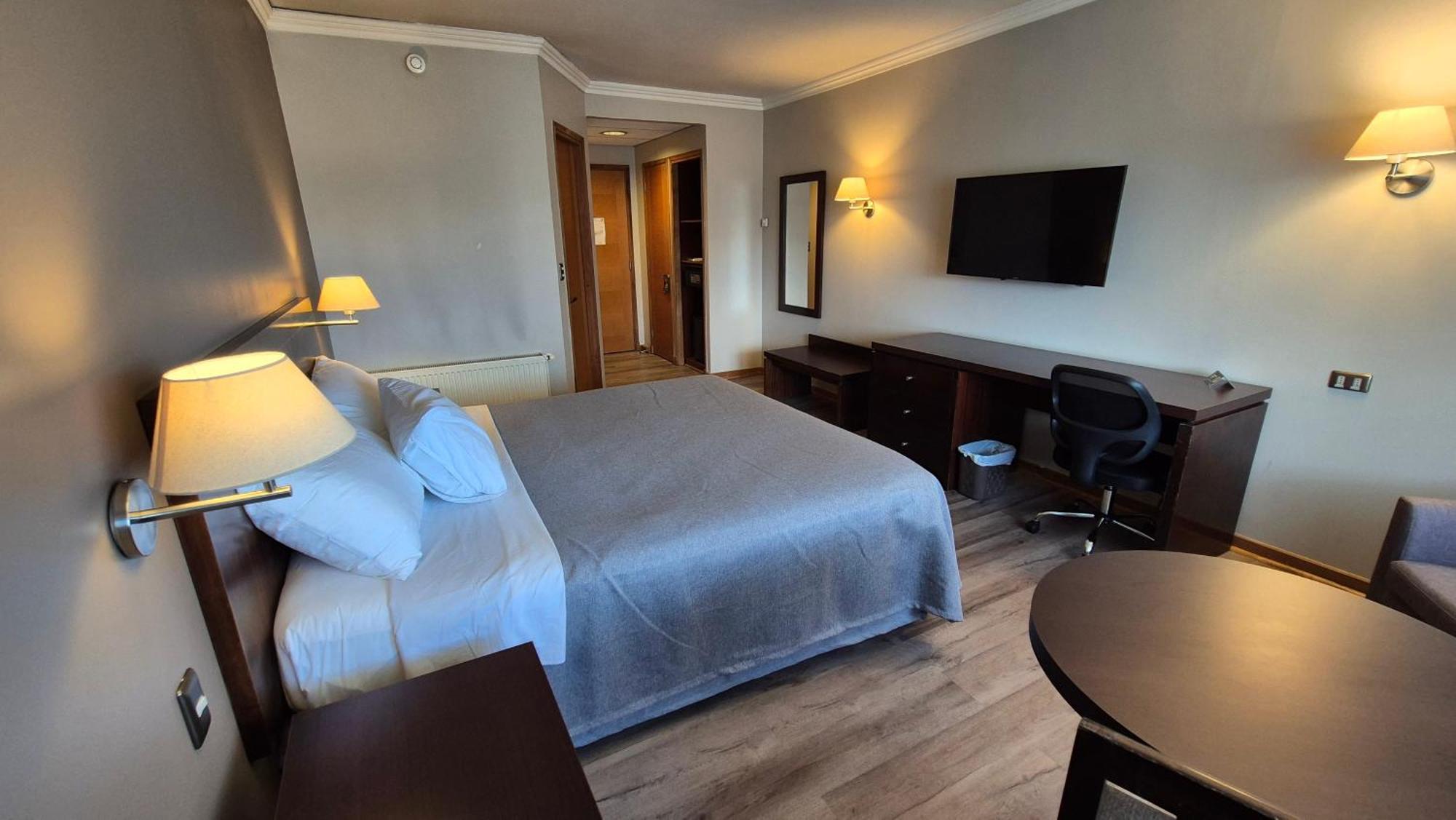 Hotel Diego De Almagro Coyhaique Eksteriør billede