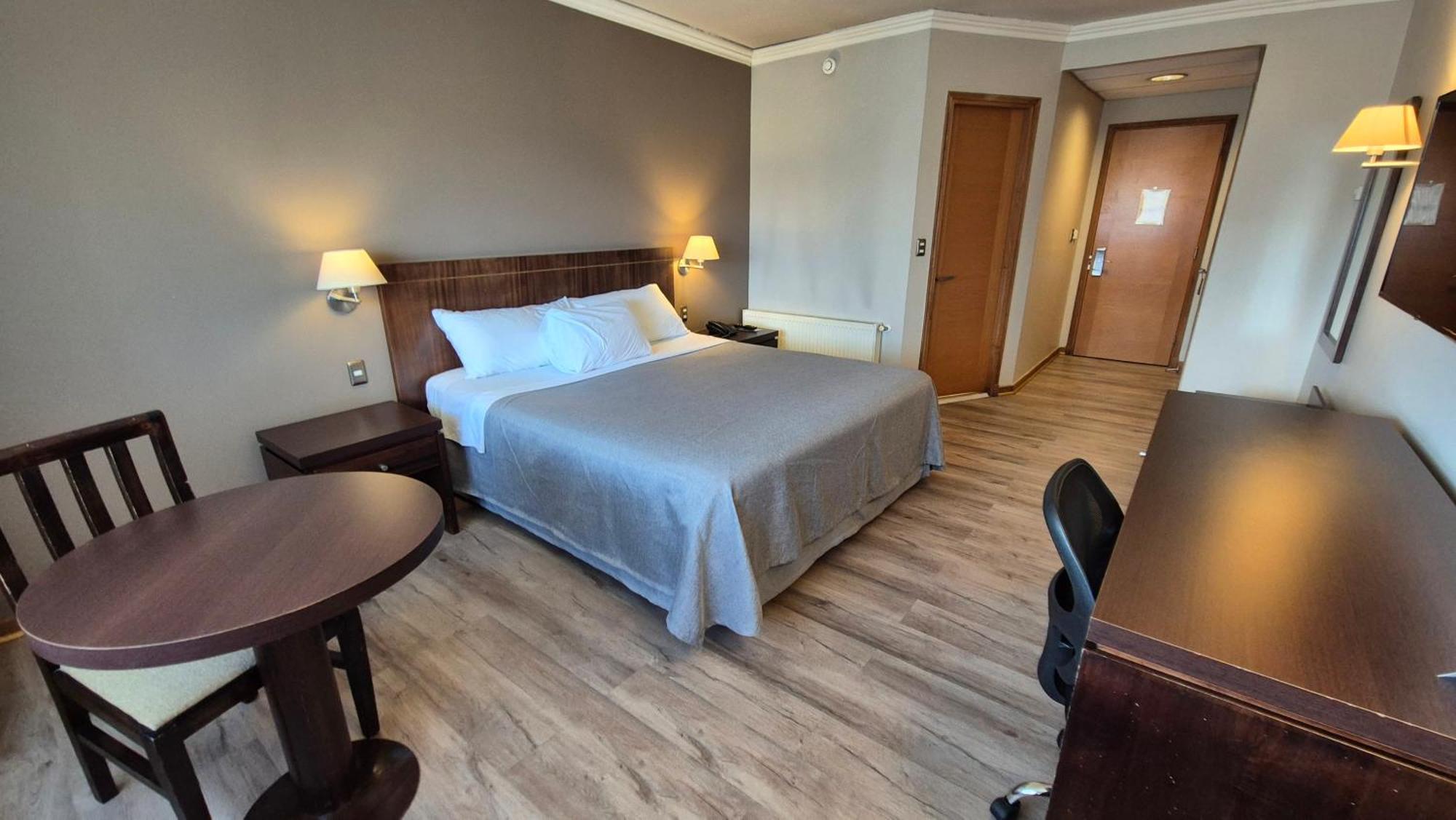 Hotel Diego De Almagro Coyhaique Eksteriør billede